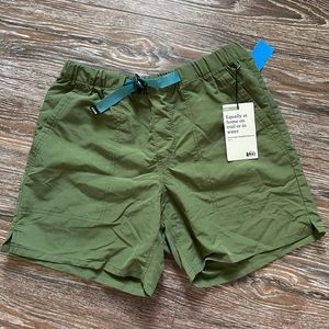 TWO - REI MENS SHORTS SMALL